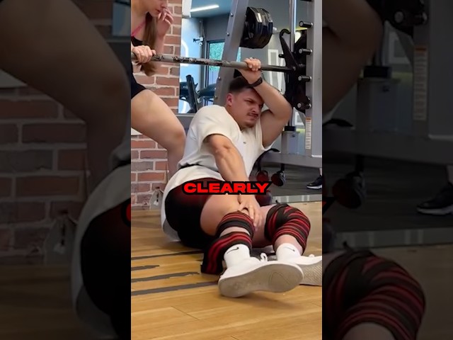 Bodybuilder DESTROYS Knee On Smith Machine Squat 💀🤦‍♂️