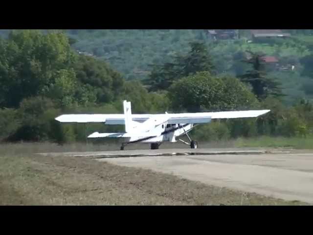 Aereo con Paracadutisti Decolla Aeroporto Guidonia Parashow 2015