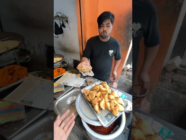 Famous उत्तर प्रदेश style समोसा chaat | street food 🥰| #streetfood #shorts