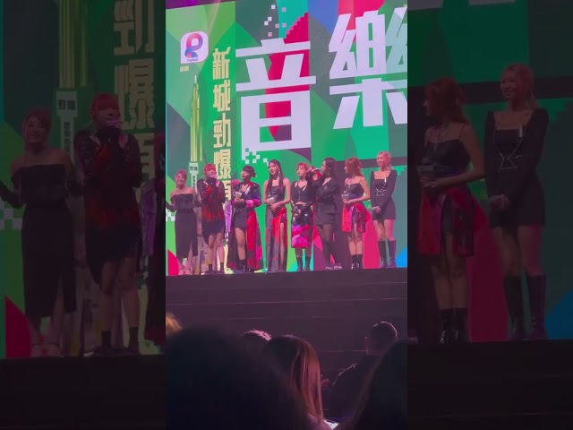 Lolly Talk 演繹《Boss》《蒙着嘴說愛你》@2022 新城勁爆頒獎禮