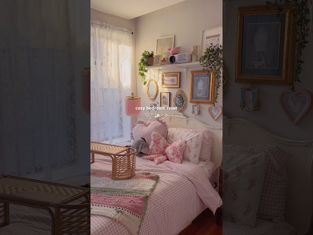 reset with me 🦢🩰 my cozy pink shabby chic aesthetic bedroom