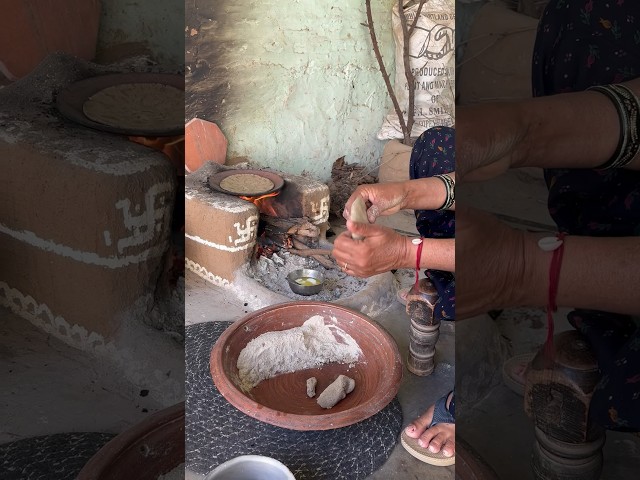 देसी भोजन😋 #rajasthan #food #villagelife #gaav #foodreels #youtubeshorts #gaon #village #viralvideo