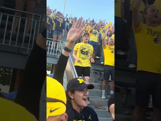 Michigan Fans go Crazy After Beating USC #michiganfootball #uscfootball #fans