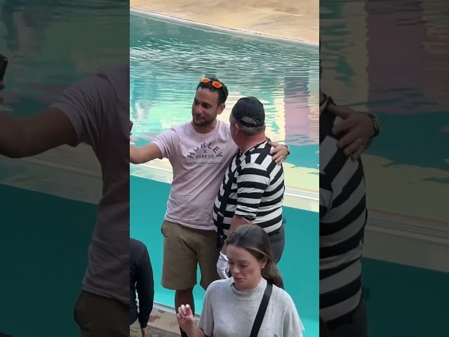 When have different friends 😂 Tom the mime SeaWorld #seaworldmime #funny #fun #comedy #viralvideo