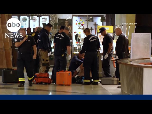 Phoenix airport shooting leaves 4 people injured