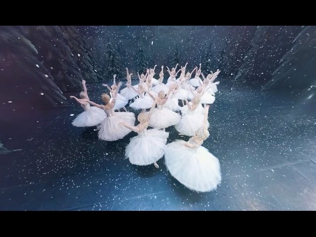 The Nutcracker in 360 degrees (The Royal Ballet)