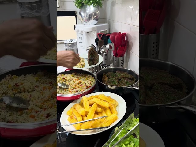 Arroz À Grega, Lagarto De Panela e Uma Sobremesa Dos Deuses   Esse Almoço Foi Uma Festa! 🎉🍛🍑