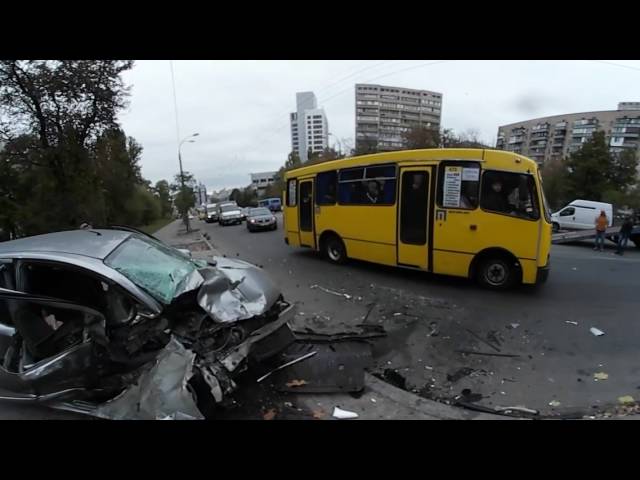 13.10.2016 ДТП КИЕВ НАУКИ 18 ЛОБОВОЕ НИССАН АУДИ ОДИН ПОСТРАДАВШИЙ 360