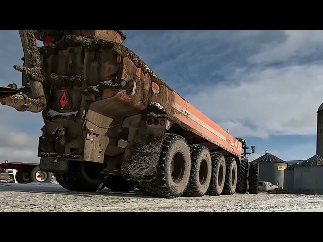 CANADIAN FARMER - SMOKIN' HOT MANURE -  Pumping a lagoon just hours after temperatures plunge to -12