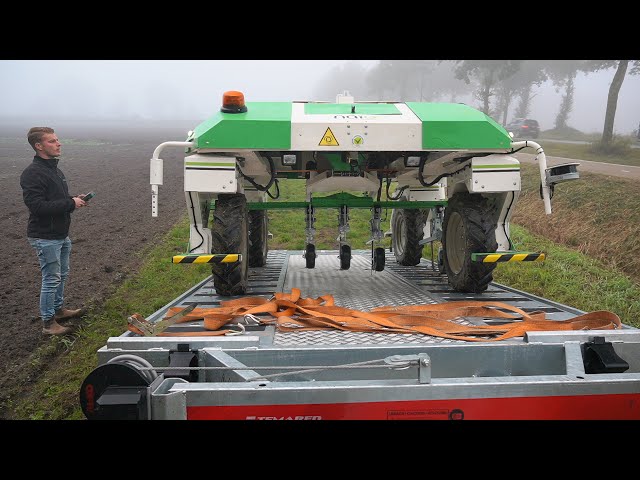 Start the weeding robot, in a new field