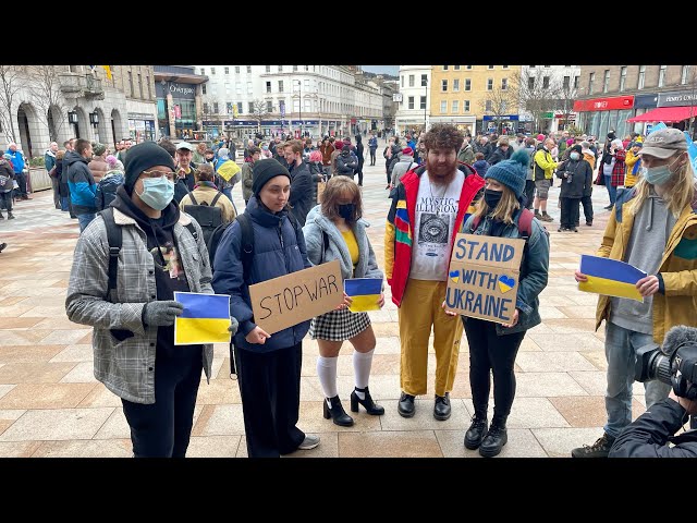 MSP’s & Ukrainians Talk To Protesters In Dundee