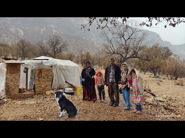 Nomads ofIran;Resistance to angry nature|Hard rainy day|Zahra and her children intherain|nomadic🌧️🌪️