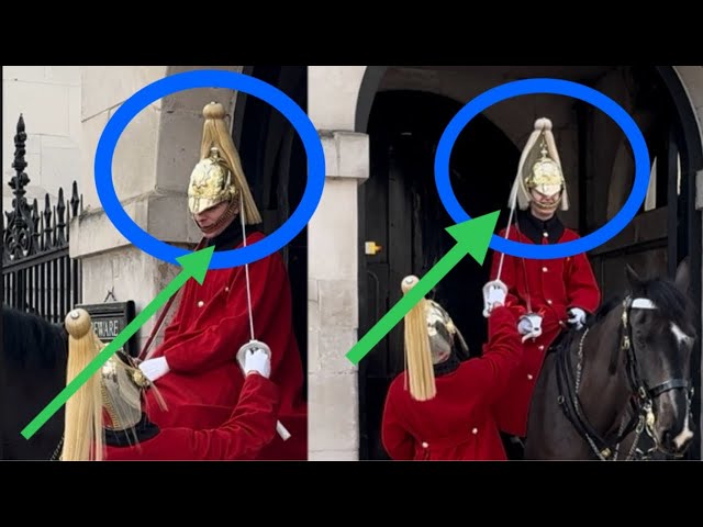 Have you seen this before? The Royal Guard of England, King's!"