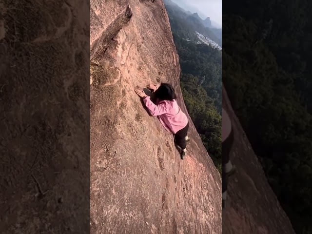 Watch how lucky🍀she’s. 💀😱#climb #mountains #scary #horror #movie #short #videos #capcut #true #re