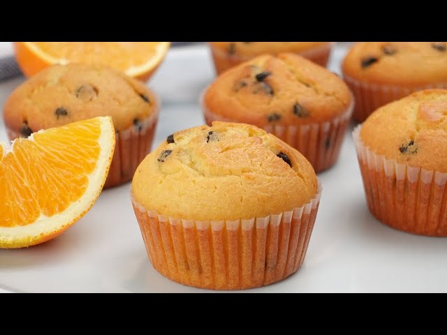 The Best Orange Chocolate Chip Muffins in 20 Min! 🍊 Soft, Fluffy & So Good! 🍫