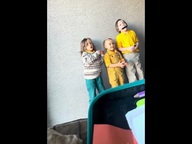 “The Itsy  Bitsy Syder” Song Sung By Maximus, Samuel, & Mia!