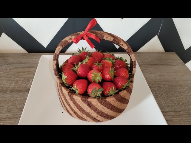 TORTA CESTINO CON CREMA ALLA FRAGOLA E CIOCCOLATO/ PASTA BISCOTTO BICOLORE