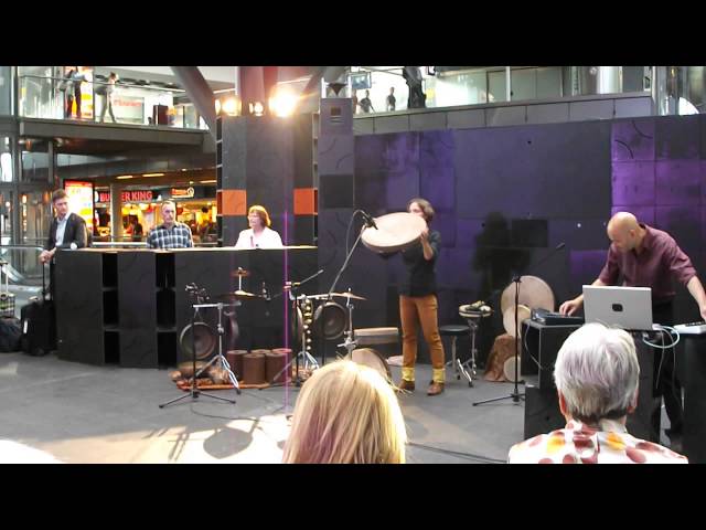 Berlin Hbf - Festival "Ankunft: Neue Musik" 2013 - Beats in movement