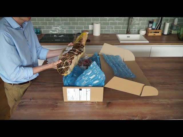 Unboxing eines "Jamon" ohne Knochen (spanischen Schinkens) von ibergour.com