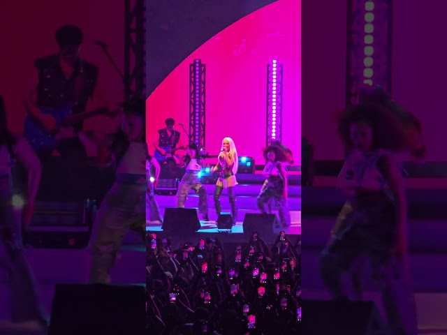 Genie in a Bottle - Christina Aguilera no Rio de Janeiro - 06/02/2025